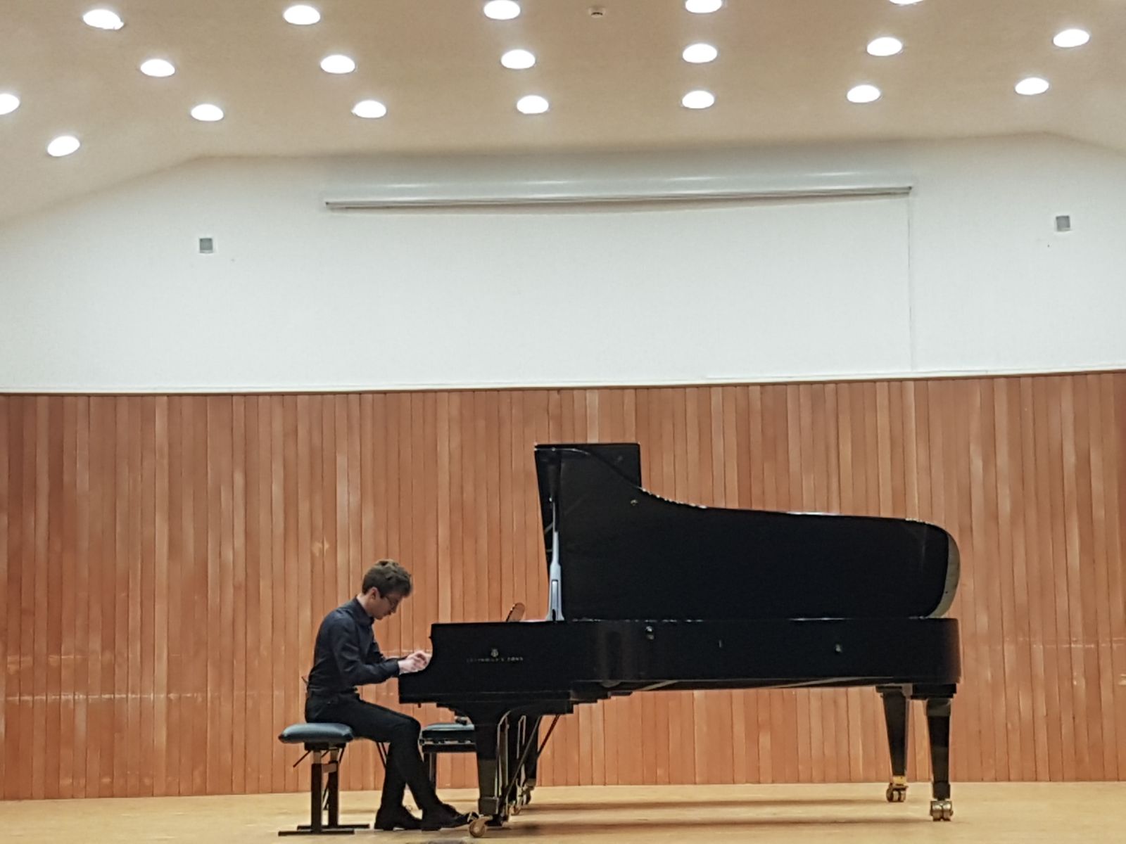 Fabio performing classical piano